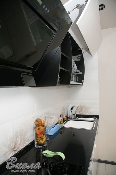 кухня с крашеными глянцевыми фасадами МДФ запорожье