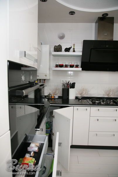 кухня с крашеными глянцевыми фасадами МДФ одесса