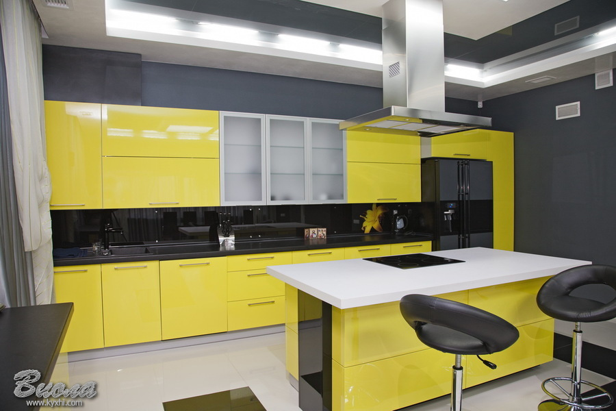 Желтая кухня в стиле Модерн