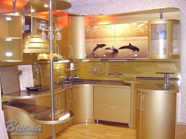Кухня в стиле Модерн в золотом цвете
