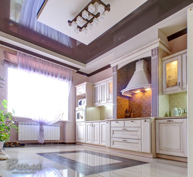 яркая и уютная кухня 