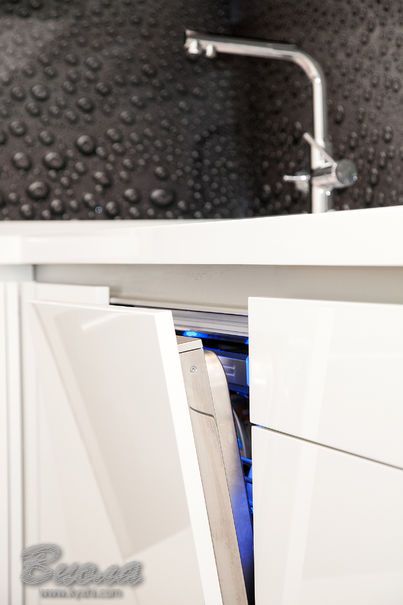 Кухня Хай-Тек минимализм с фотопечатью