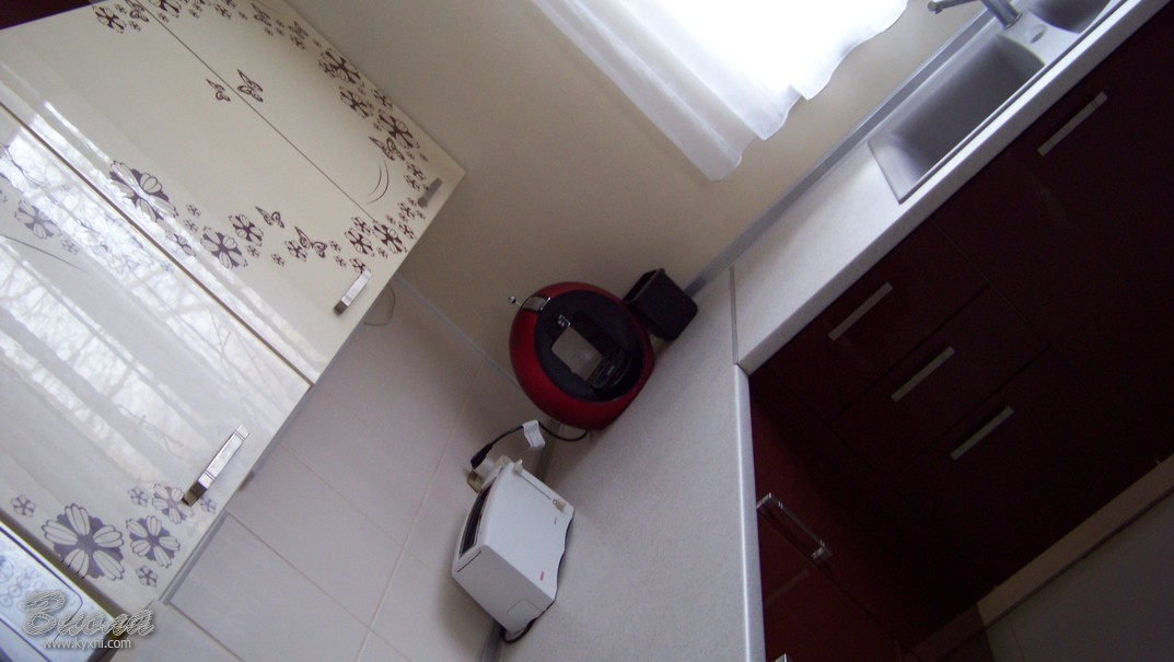 фасады МДФ выполнены в двух цветах