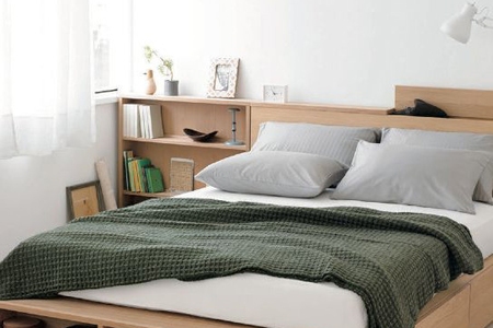 Мебель для спальни из ламината с удобными отсеками для хранения купить по лучшим ценам
