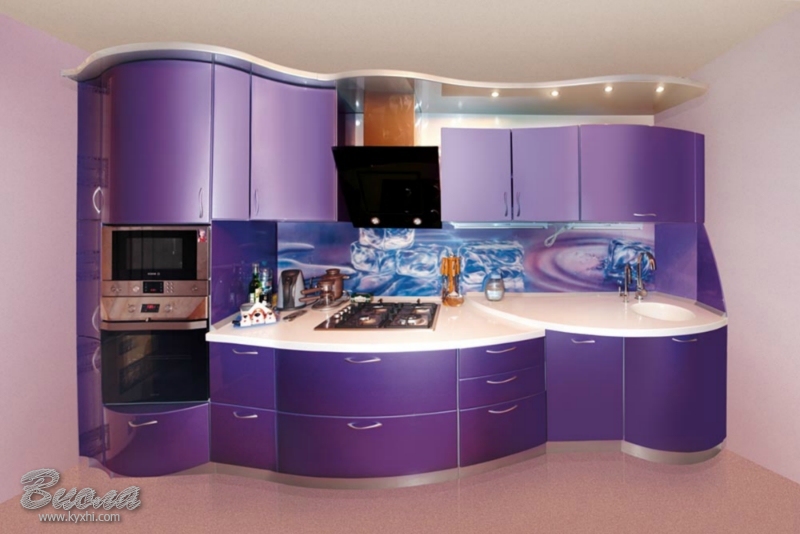 Фиолетовая кухни в стиле Модерн