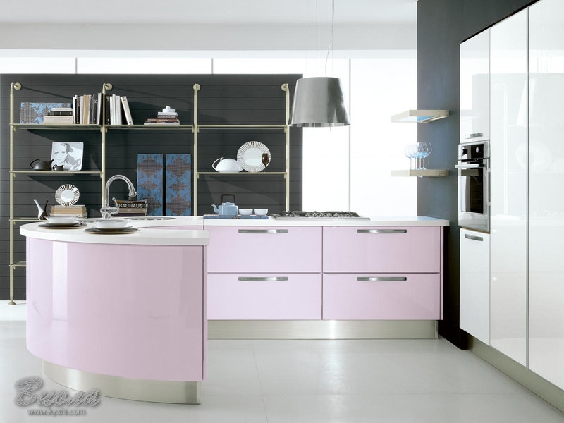 Інтер'єр кухні в рожевому кольорі