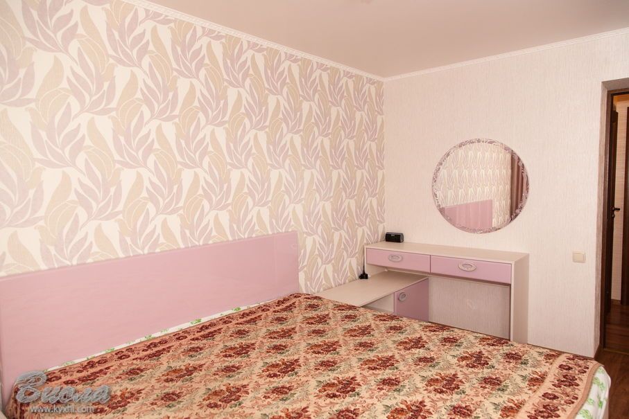 МДФ спальня покрашенная в светло-розовый цвет