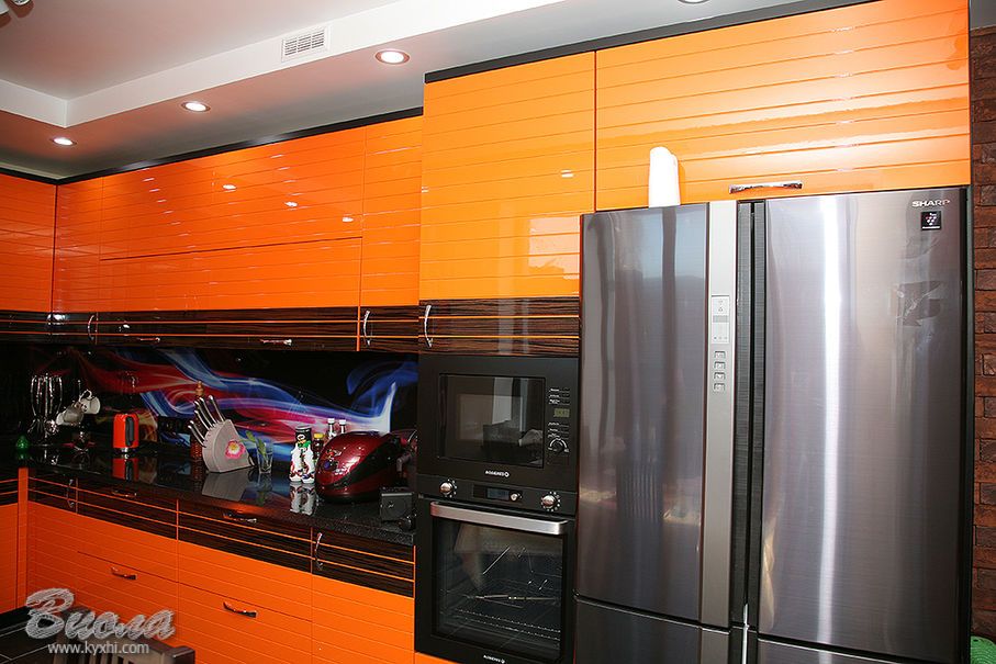 Кухня с комбинированным фасадом фото