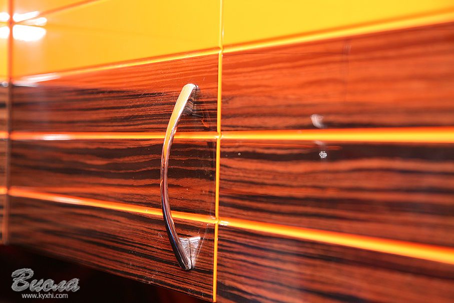 Кухня комбинированый фасад дверь